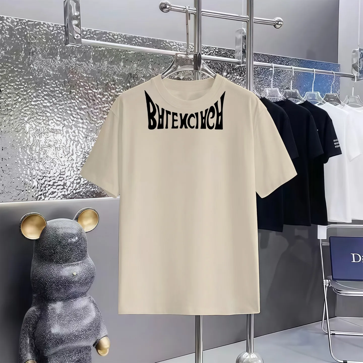 ￼ ￼ Balenciaga T 1:1 300 1×1 Same Style logo OS 200 ：Black，White， ，Red， Gray Size：XS-L